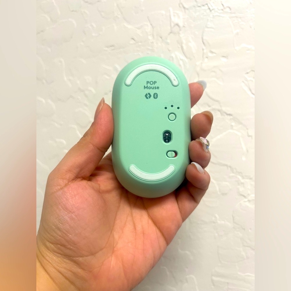 Logitech Wireless Mouse - Picture 2 of 2